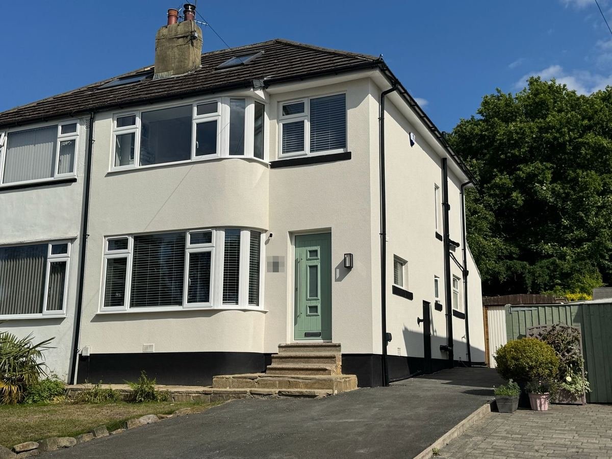 Front of the house in Cookridge, Leeds after silicone render