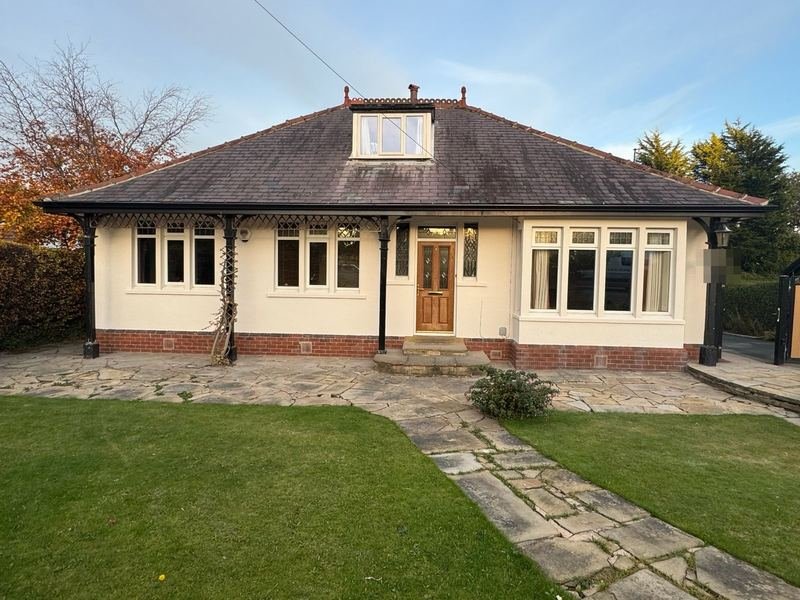 Front of the bungalow in Pudsey, Leeds after silicone render
